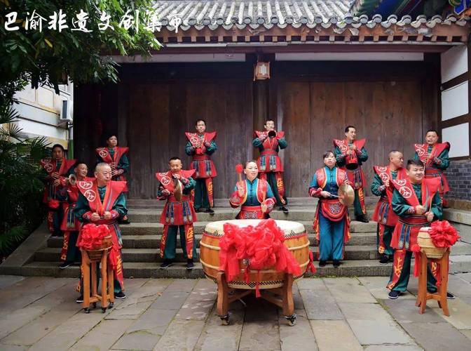 “非遗”项目亮相重庆文博会 吸引市民参观体验